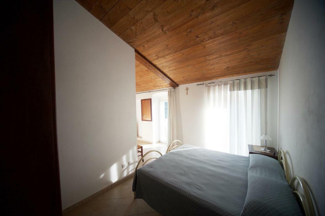 Bed and Breakfast Al Vecchio Convento Mare E Monti Ortonovo Exterior foto